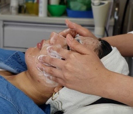 روتین روزانه و راه‌ های مراقبت از پوست حساس