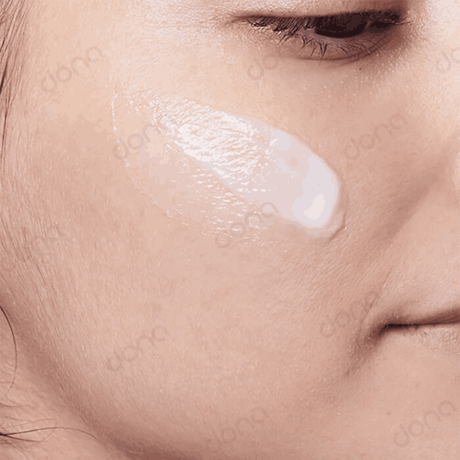 تست صورت کرم مرطوب کننده پوست خشک و خیلی خشک سراوه