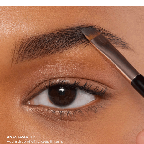 نمونه استفاده پماد ابرو Dipbrow آناستازیا